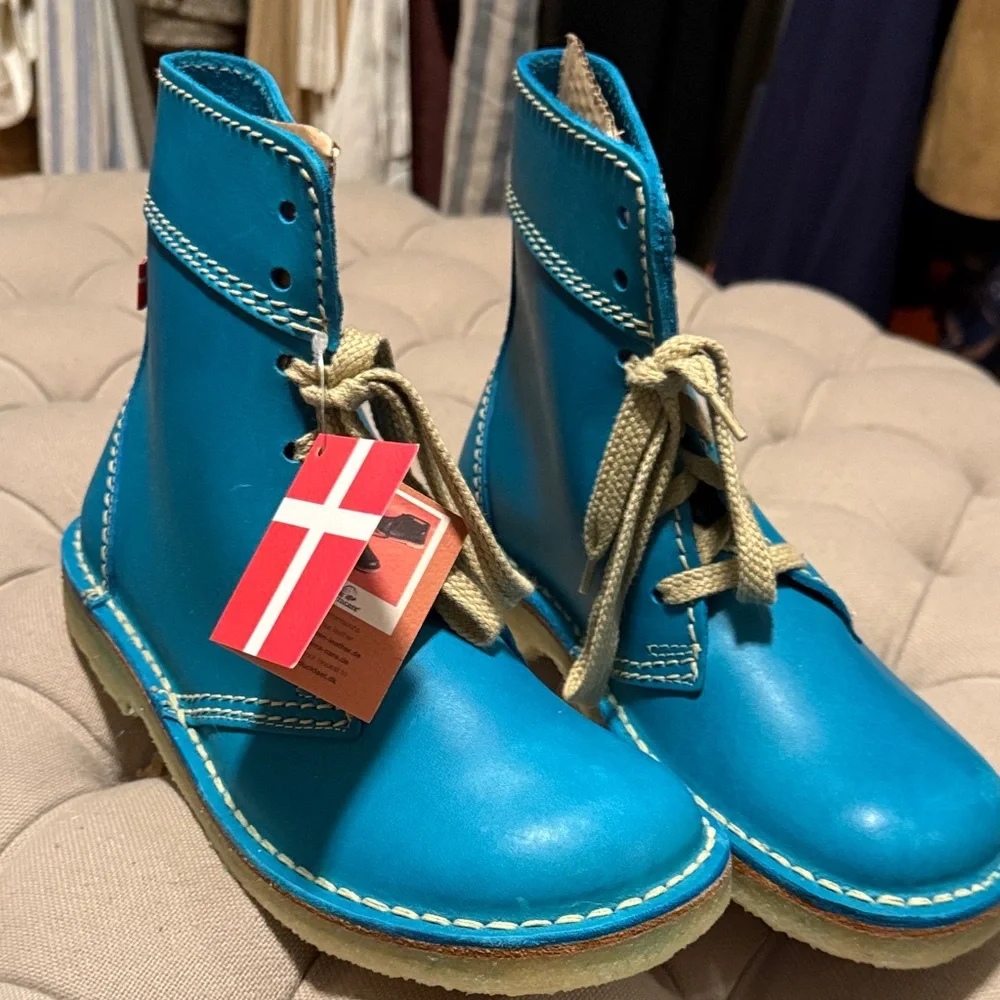 Duckfeet Leather Lace-Up Boots - Picture 1 of 5